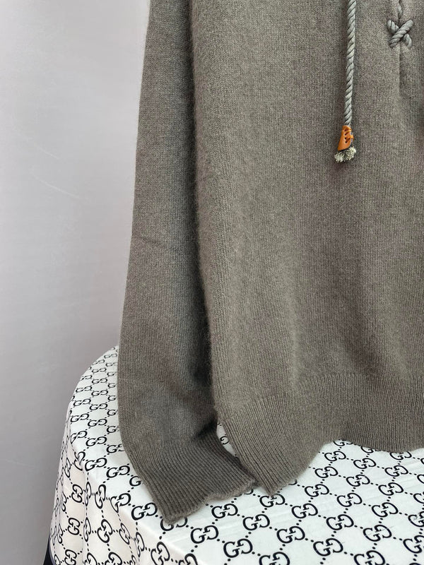 Pull en cachemire gris foncé Chanel 2025