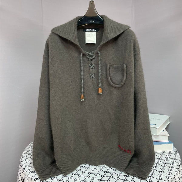 Pull en cachemire gris foncé Chanel 2025