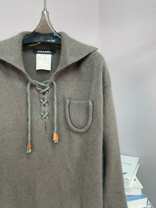 Pull en cachemire gris foncé Chanel 2025