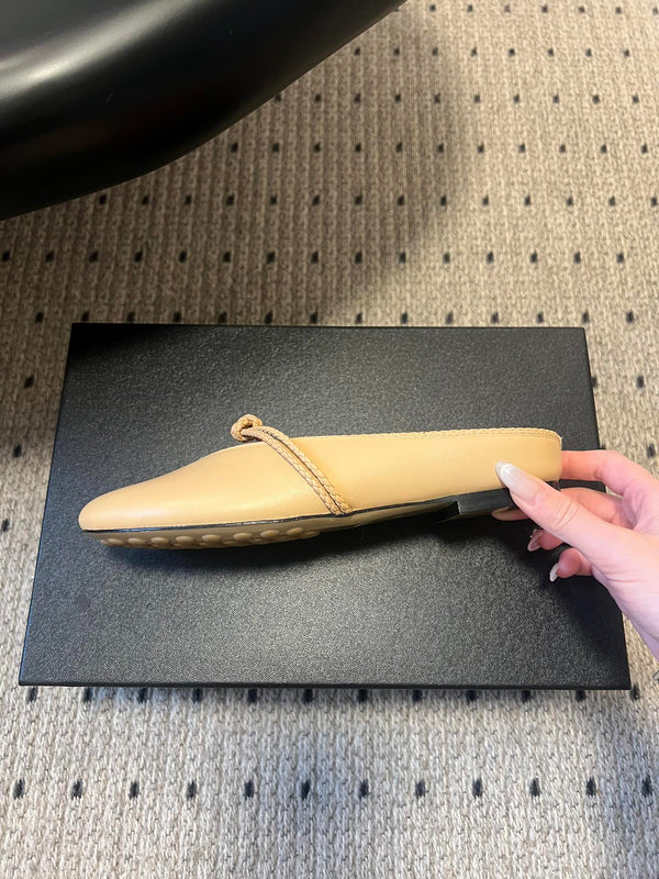 BV 26s Flats Mules Beige Calfskin