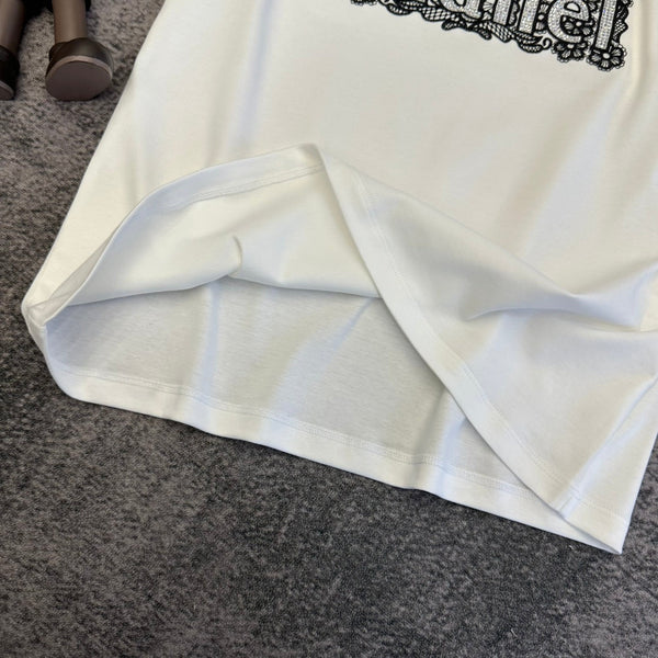 T-shirt en Coton CC SS26 avec Logo Brodé en Dentelle 350573