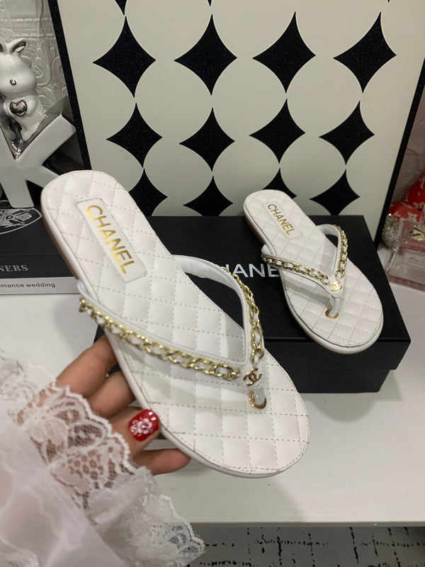 CC 26s Thong With Chain White Sheepskin 684866