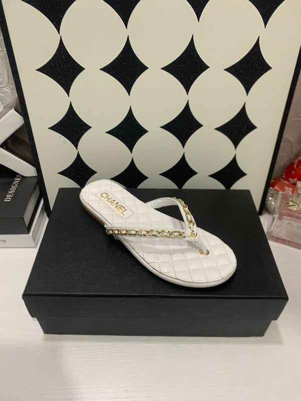 CC 26s Thong With Chain White Sheepskin 684866