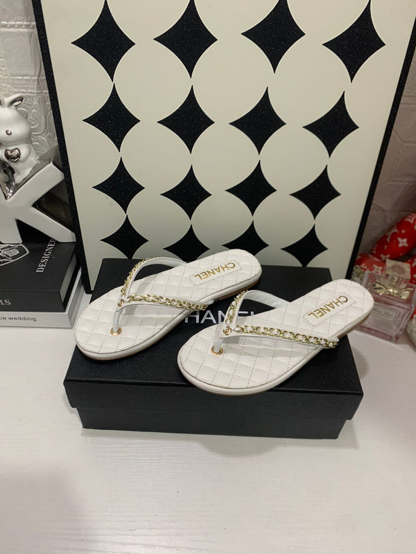 CC 26s Thong With Chain White Sheepskin 684866