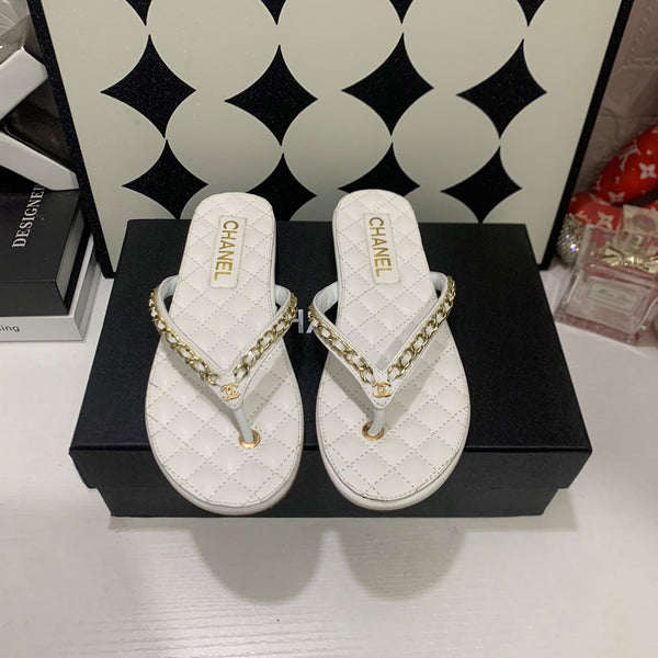 CC 26s Thong With Chain White Sheepskin 684866