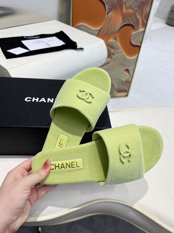 CC 26s Slide Light Green Velvet 684906