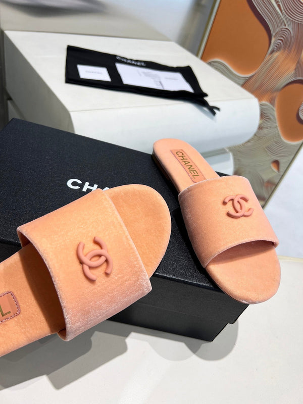 CC 26s Slide Light Pink Velvet 684907