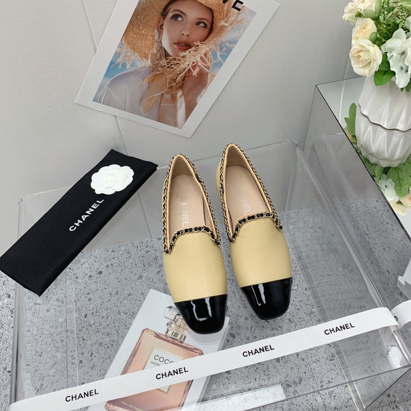 CC 2026 Chain Trim Loafers Sheepskin 162112