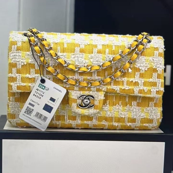 Sac classique à rabat en tweed jaune et blanc CC Printemps-Été 2026