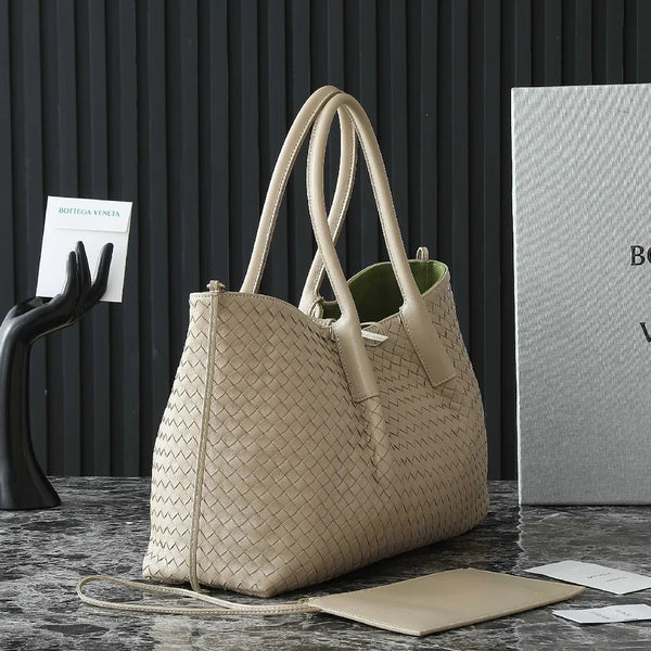 Borsa BV Pinacoteca 43 cm Pelle di vitello intrecciata beige e pelle scamosciata