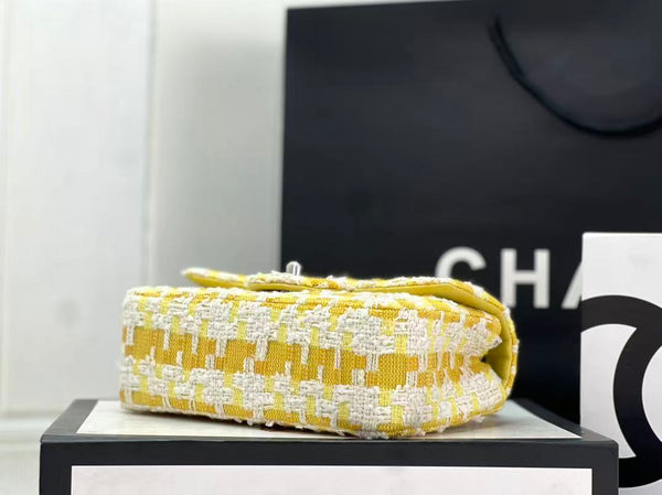 Sac classique à rabat en tweed jaune et blanc CC Printemps-Été 2026