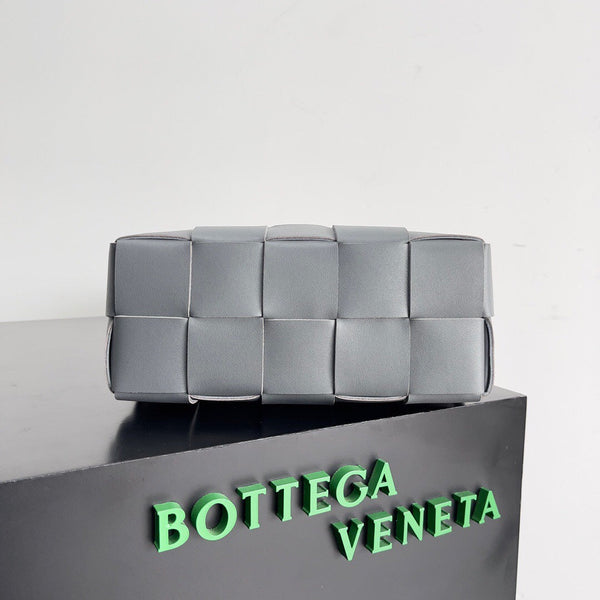 BV SMALL BRICK 24CM PELLE DI AGNELLO GRIGIA 