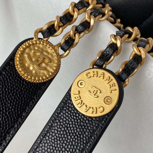 19 Borsa con patta 17 Nero Caviar Gold Hardware 