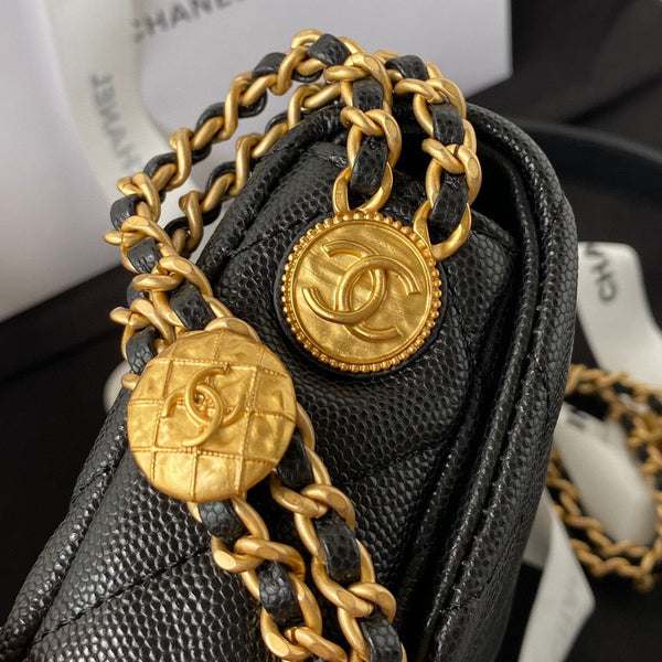19 Borsa con patta 17 Nero Caviar Gold Hardware 