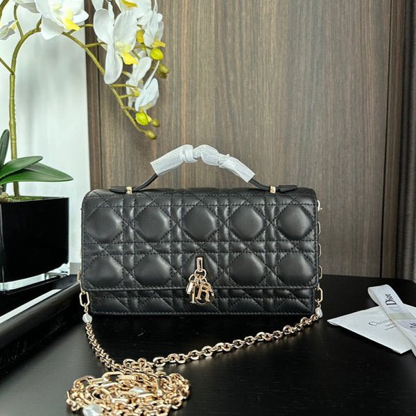 MISS CD 21CM PELLE DI AGNELLO NERA