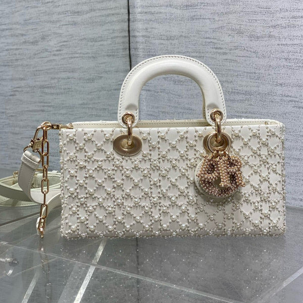 MEDIUM LADY D-JOY 26 BIANCO LATTE PELLE DI VITELLO PERLA