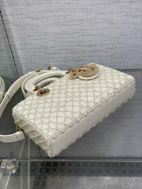 MEDIUM LADY D-JOY 26 BIANCO LATTE PELLE DI VITELLO PERLA