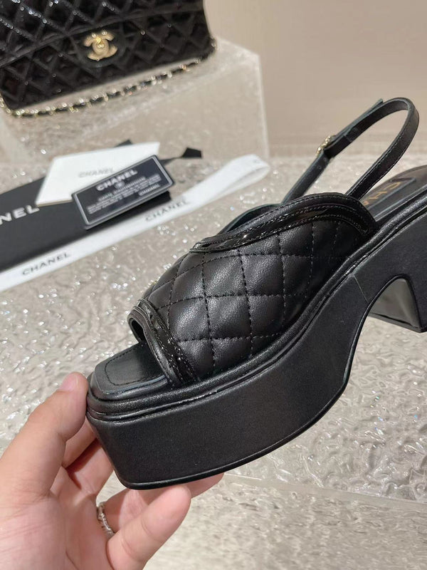 sandalo slingback con plateau cc in pelle di vitello nera