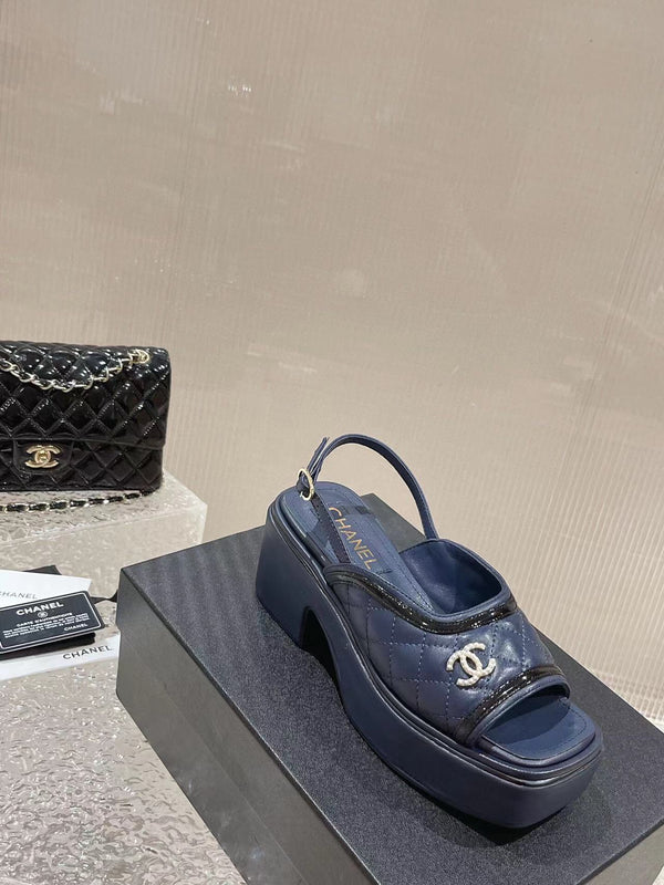sandalo slingback con plateau cc in pelle di vitello blu scuro