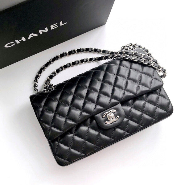 CLASSIC FLAP 25 PELLE DI AGNELLO NERA FERRAMENTA ARGENTO 
