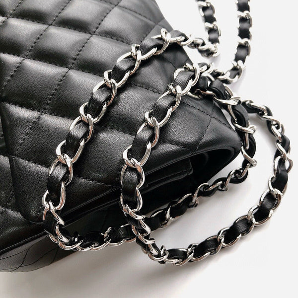 CLASSIC FLAP 25 PELLE DI AGNELLO NERA FERRAMENTA ARGENTO 