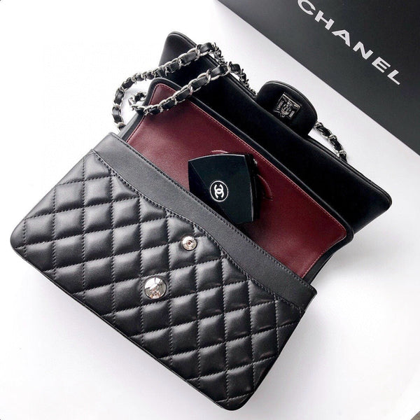 CLASSIC FLAP 25 PELLE DI AGNELLO NERA FERRAMENTA ARGENTO 
