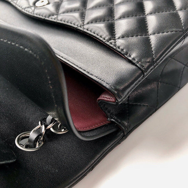CLASSIC FLAP 25 PELLE DI AGNELLO NERA FERRAMENTA ARGENTO 
