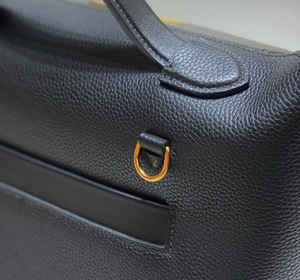 HM KELLY HANDBAG 29 BLACK CALFSKIN