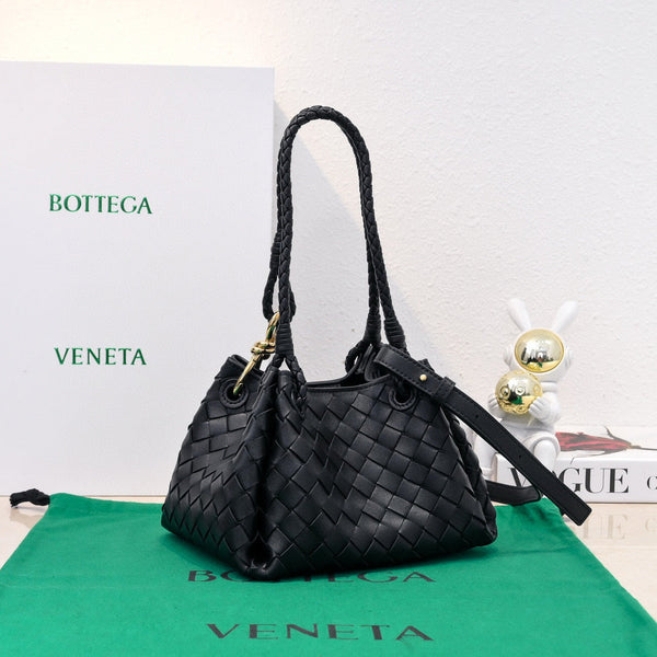 Borsa a tracolla BV Parachute Intrecciato in pelle di vacchetta nera