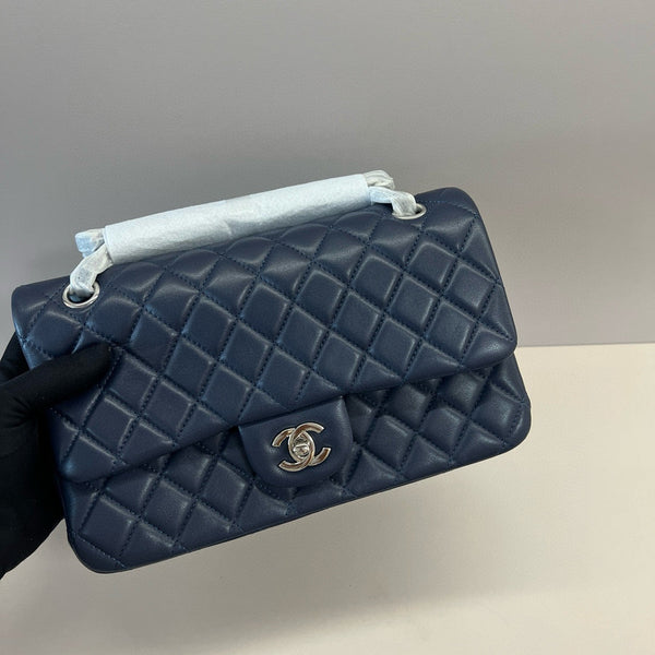 CC Classic 25cm Blu Navy Pelle di Agnello Hardware Argento