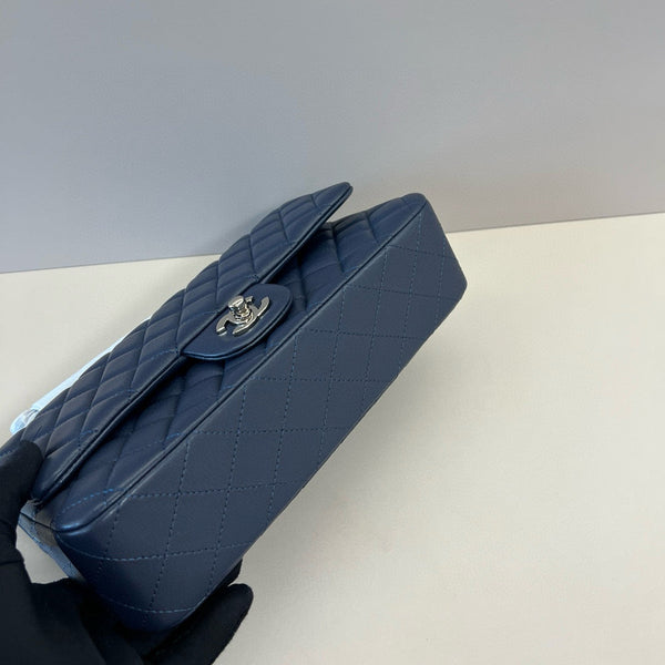CC Classic 25cm Blu Navy Pelle di Agnello Hardware Argento