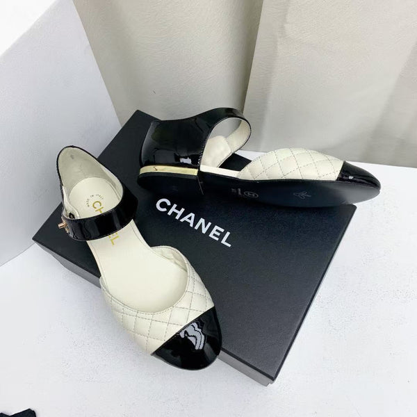Ballerine CC con punta trapuntata in pelle di agnello e vitello, nere e bianche