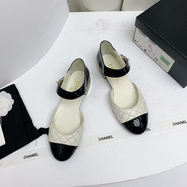 Ballerine CC con punta trapuntata in pelle di agnello e vitello, nere e bianche