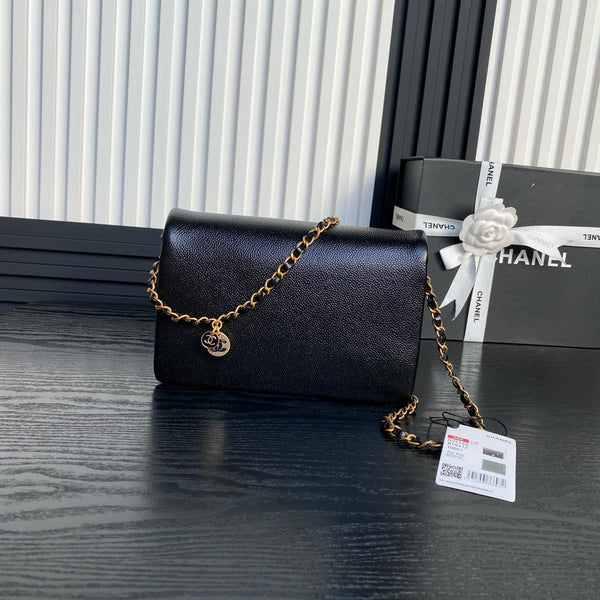 Medium Classic Flap Bag 23cm Black Caviar Calfskin Gold Hardware