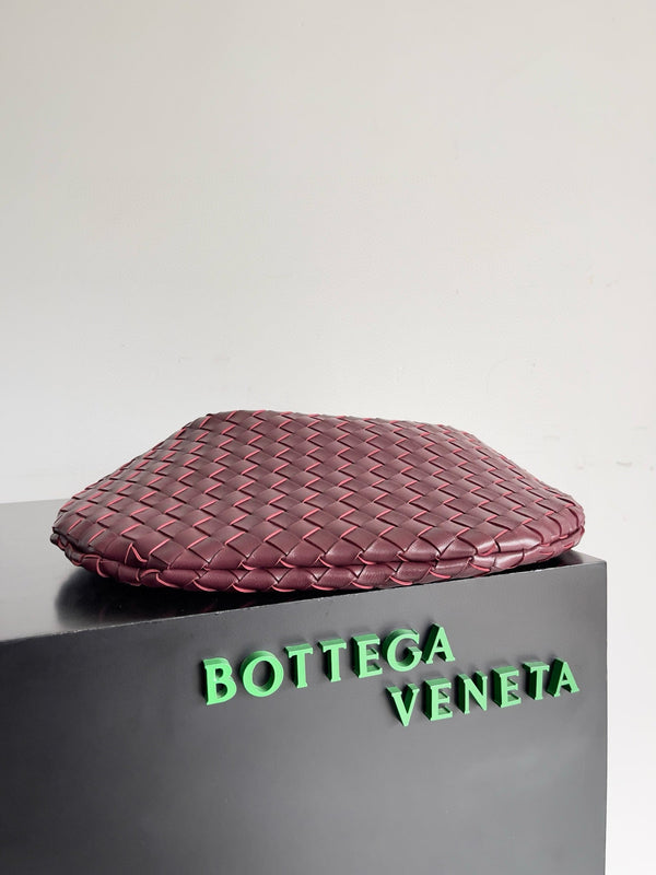 SARDINE 39 WITH CHAIN IN BAROLO LAMBSKIN