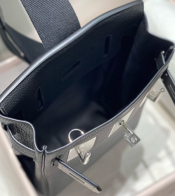 HM HAC A DOS PM 26CM BLACK TOGO LEATHER SILVER HARDWARE