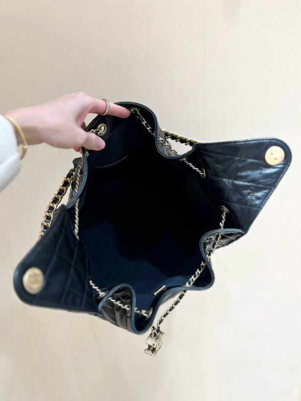 Borsa Hobo CC 25C grande 40 cm in pelle di vitello lucida nera con finiture dorate