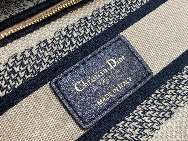 medium lady 24 black beige canvas