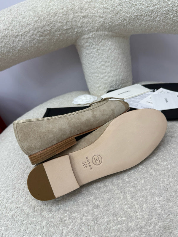 CC 25A Ballerina in pelle scamosciata grigia marrone scuro