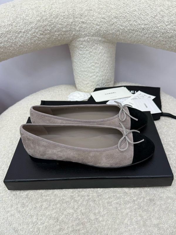 CC 25A Ballerina in pelle scamosciata nera grigio scuro