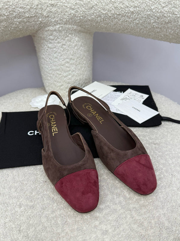 CC 25A Slingback Flat in camoscio rosso scuro cioccolato