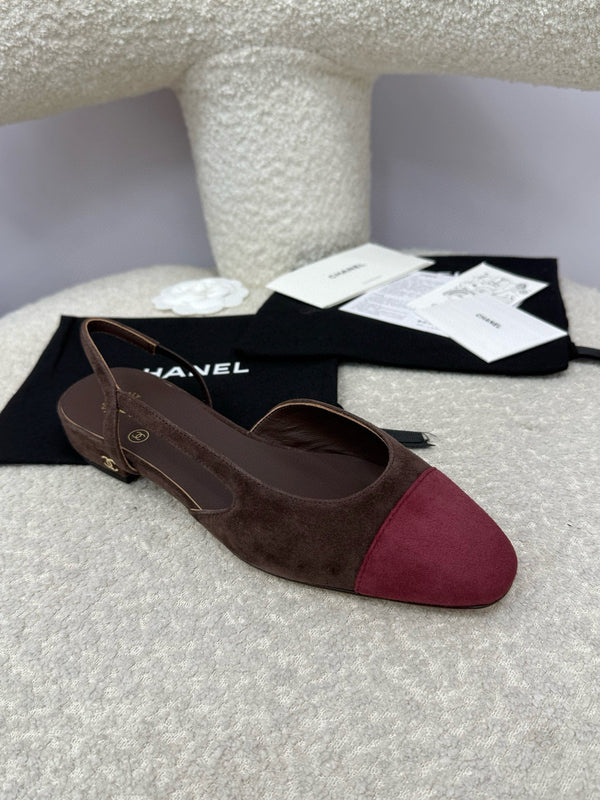 CC 25A Slingback Flat in camoscio rosso scuro cioccolato