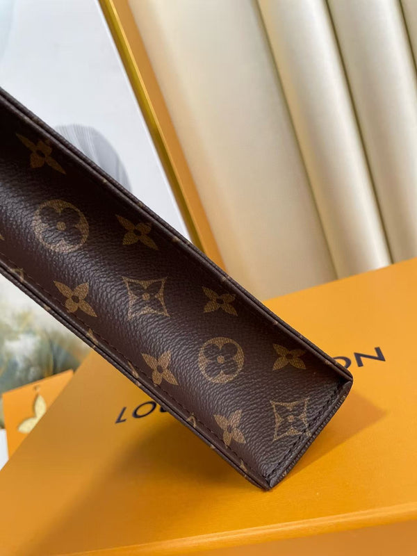 Pochette da toilette LV 26 cm in tela monogramma marrone e pelle