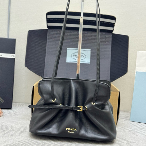 Sac Cloud Prada 25 cm en peau de mouton noire