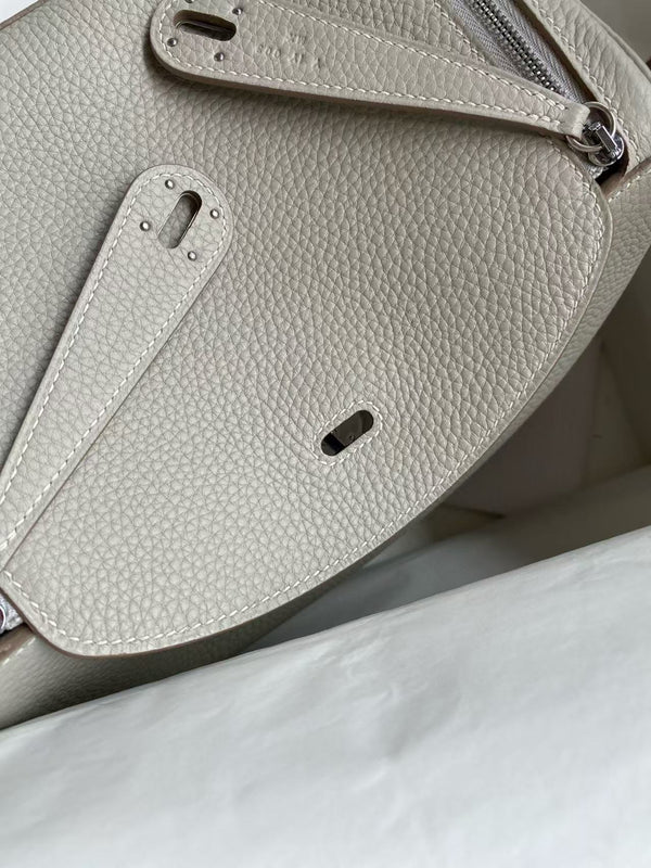 HM Lindy 26cm Pearl Grey Clemence Leather