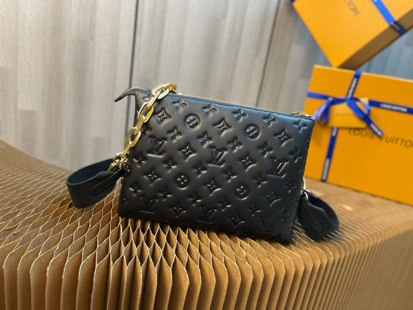 coussin pm 26cm black monogram empreinte calfskin