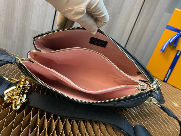 coussin pm 26cm black monogram empreinte calfskin