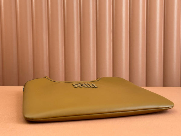 HOBO 40 TOTE BAG IN BROWN CALFSKIN