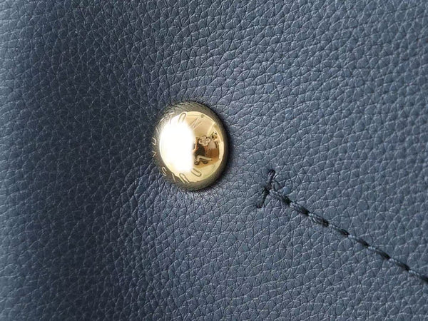 Louis Vuitton 2025 Carmel Mahina Hobo 40cm Bag Black Calfskin