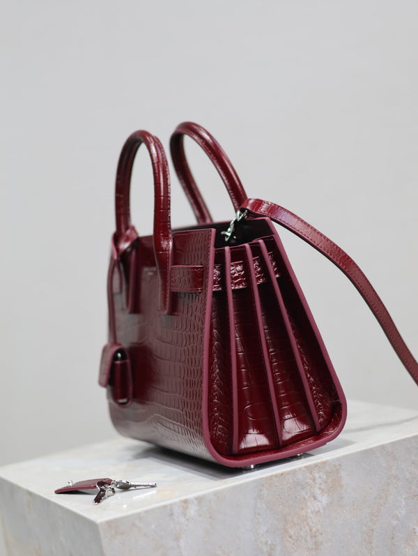 YSL Sac De Jour Nano 22 cm Cuir Rouge Merlot 2025
